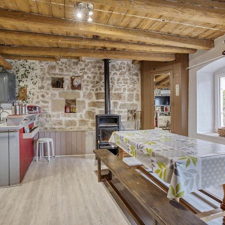 Maison Charmante A Valprivas Avec Jardin Prive. Eksteriør bilde