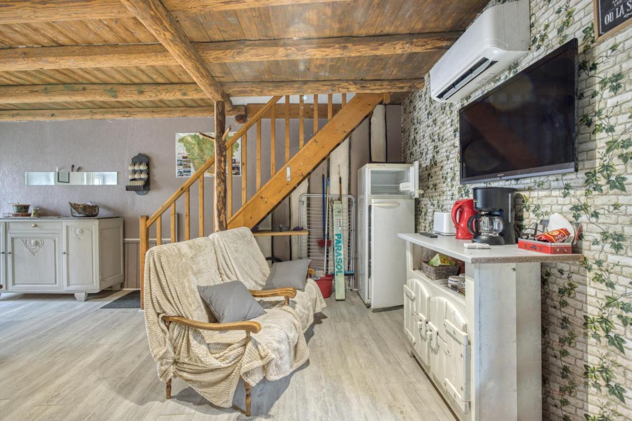 Maison Charmante A Valprivas Avec Jardin Prive. Eksteriør bilde